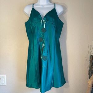 Enchanting Green Chemise Nightgown Embroidered Applique Jewel Tone Size XL